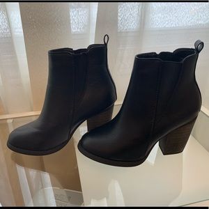 Black boot with small heel